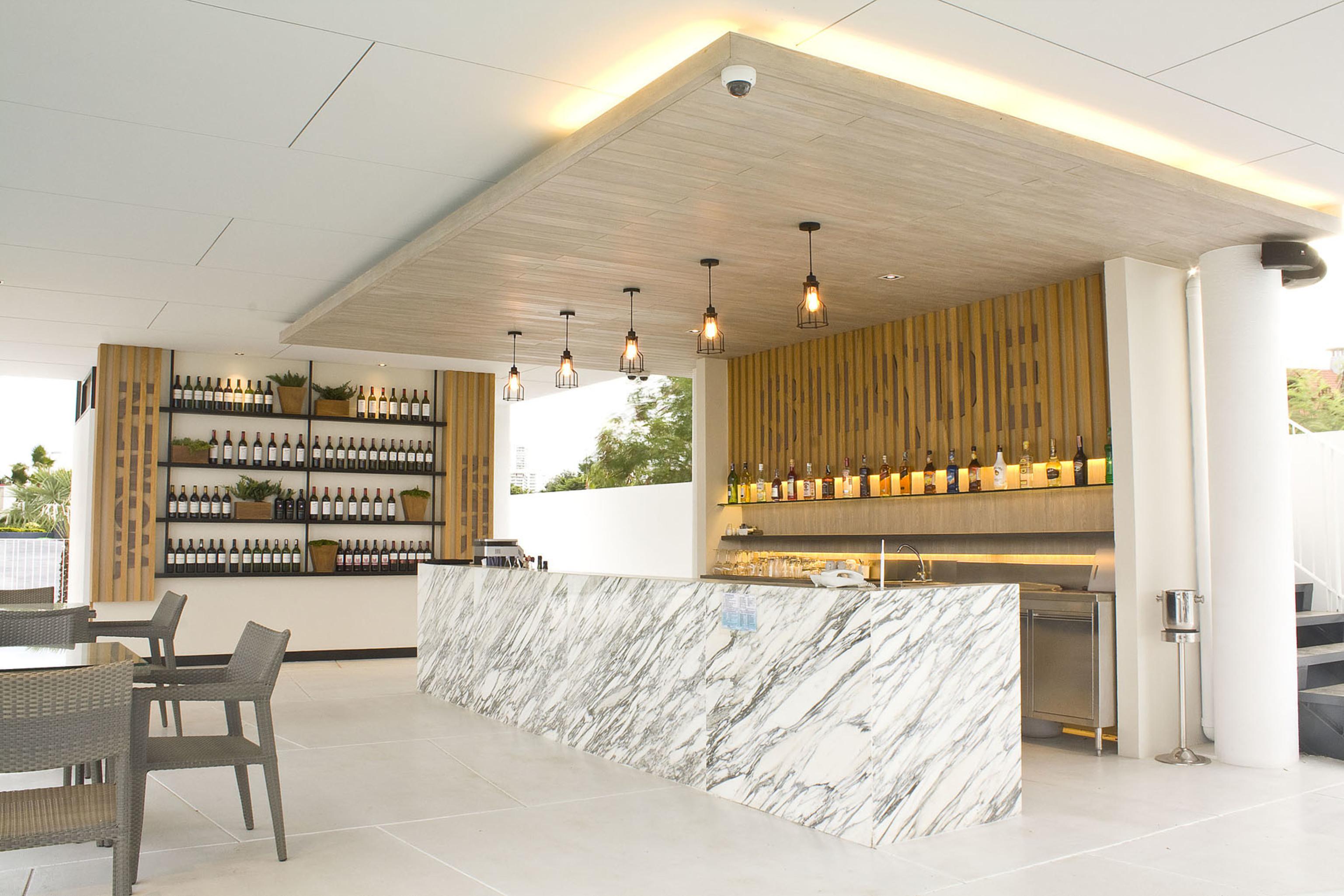 Tsix5 Hotel Патая Екстериор снимка