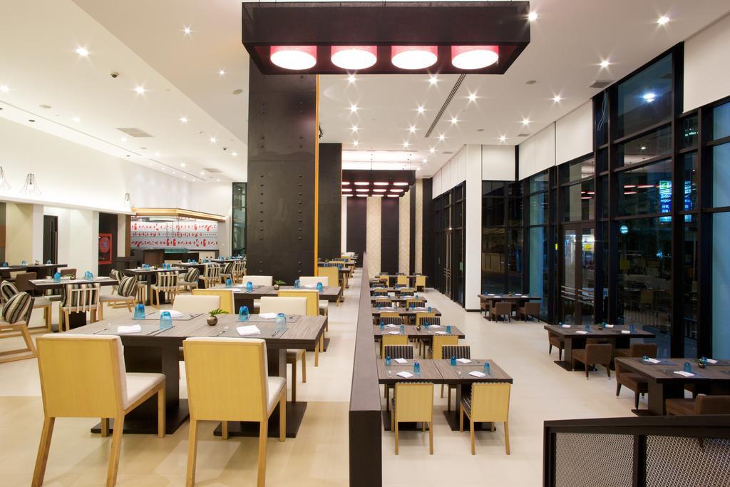 Tsix5 Hotel Патая Екстериор снимка