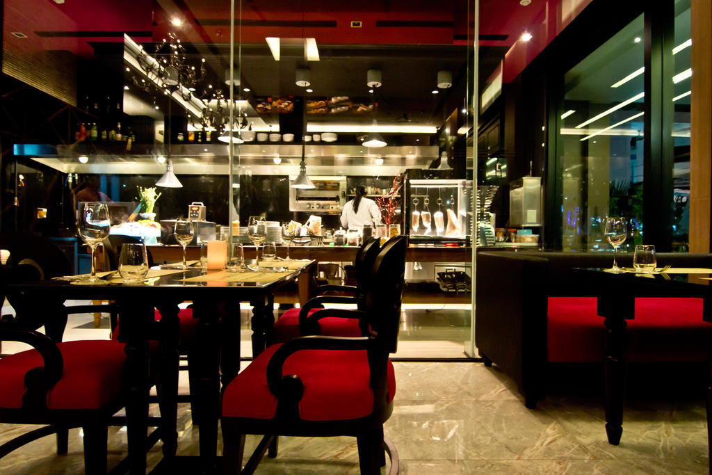 Tsix5 Hotel Патая Екстериор снимка